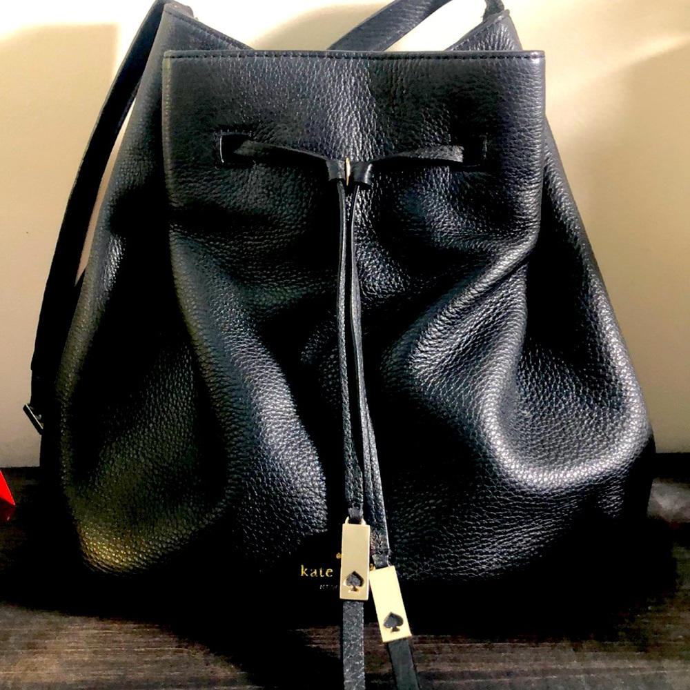 16L x11H are approximately the measurements.